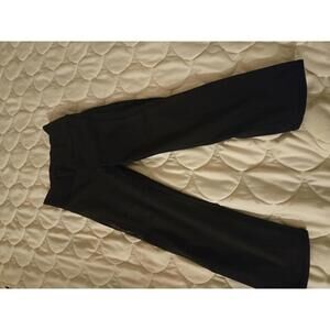 Lululemon Women's Black cropped Yoga Pants Size 2